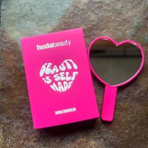 HUDA BEAUTY Heart-Shaped Mini Mirror in Vibrant Pink NIB💕